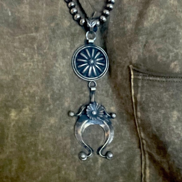 🏜️Native Naja Pendant 4”L 2”W OOAK  Sterling pendant Navajo (Offers OK)🏜️ - Picture 2 of 4